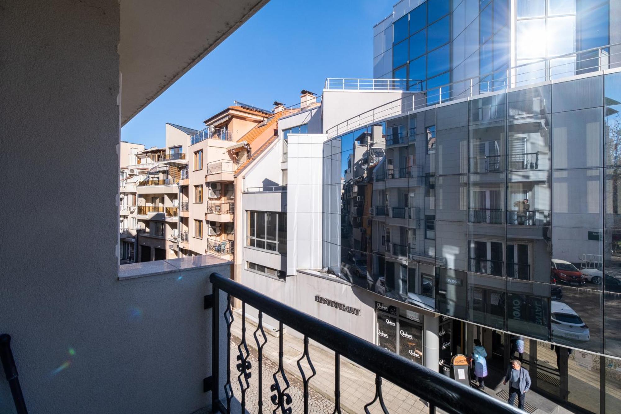 Modern & Elegant City Center Apartments Plovdiv Exterior photo