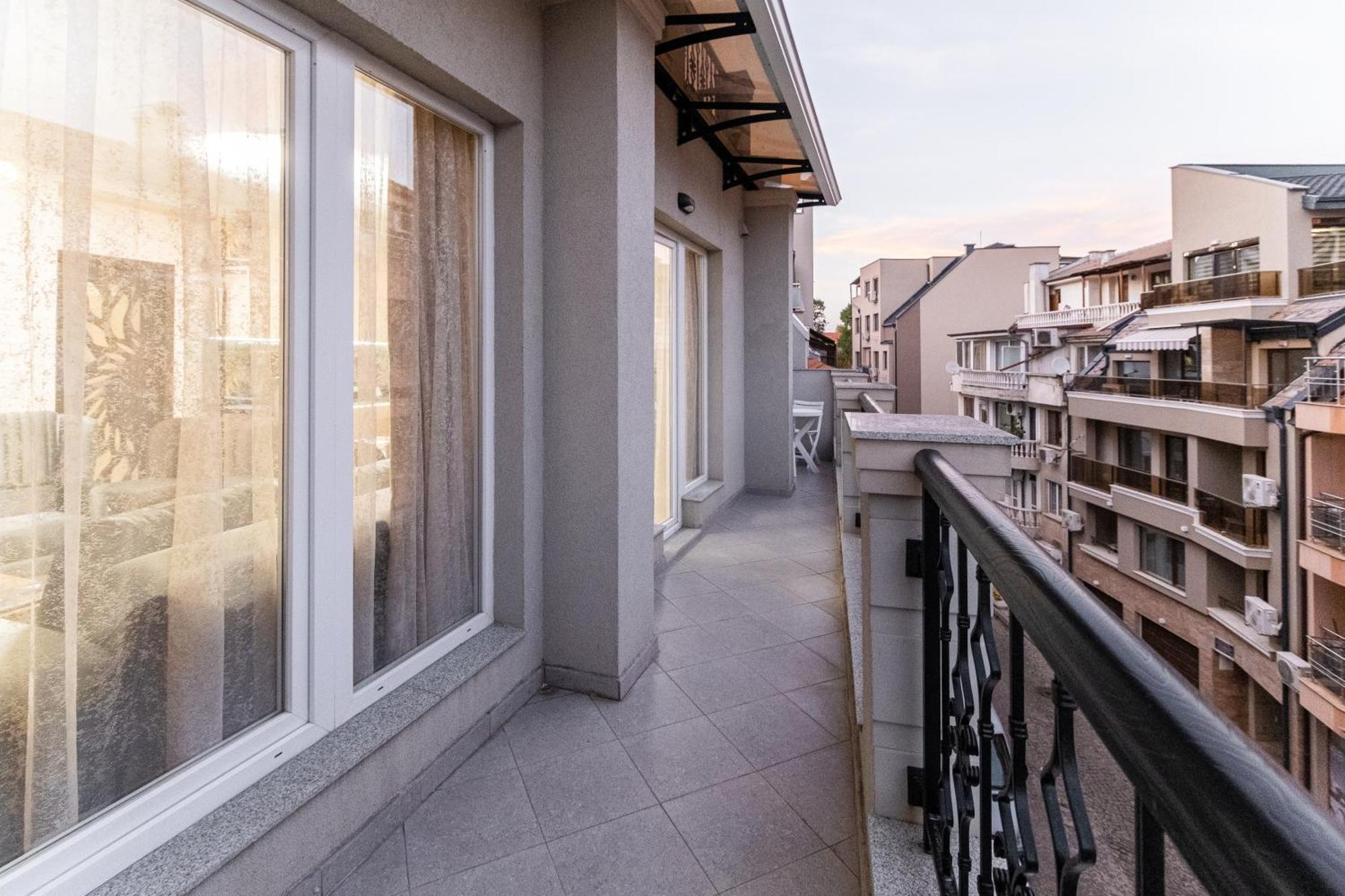 Modern & Elegant City Center Apartments Plovdiv Exterior photo
